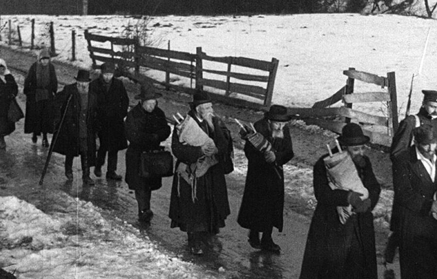 image from the film THE CITY WITHOUT JEWS